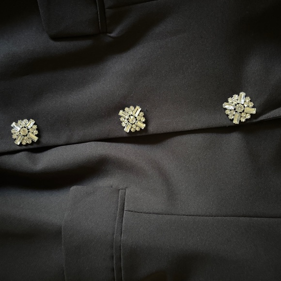 Elegant Black Women's Coat - Picture 4 of 5